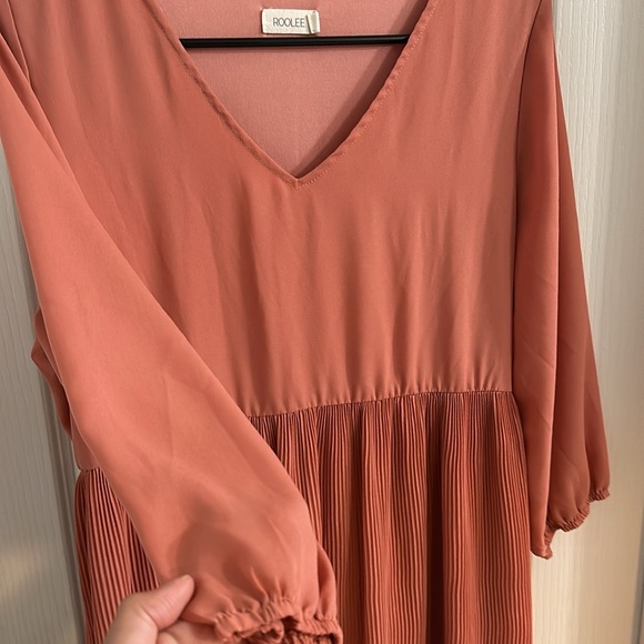 ROOLE DRESS - Picture 3 of 4